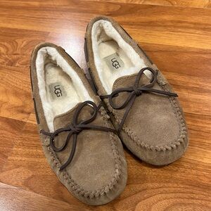 Ugg Dakota moccasins chestnut
